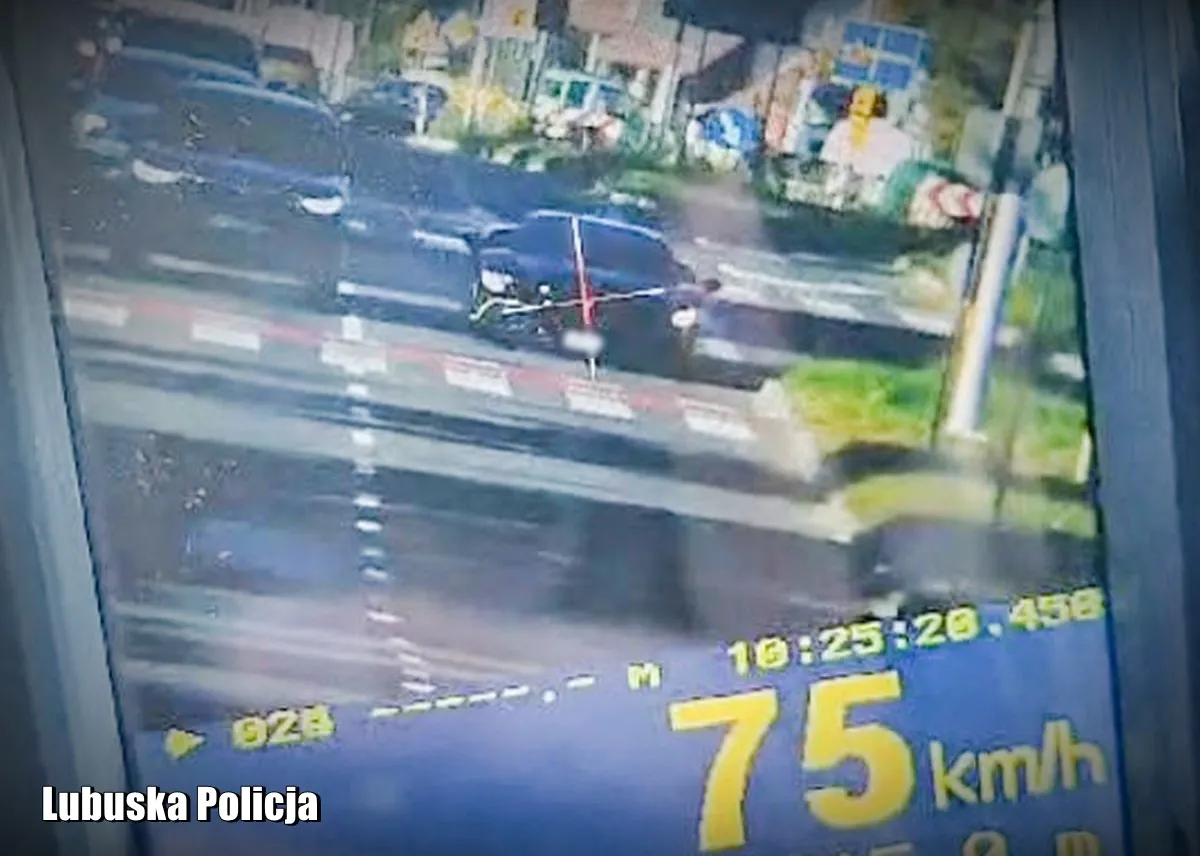 kierowca-ferrari-wyprzedzal-na-przejsciu-37960491.jpeg
