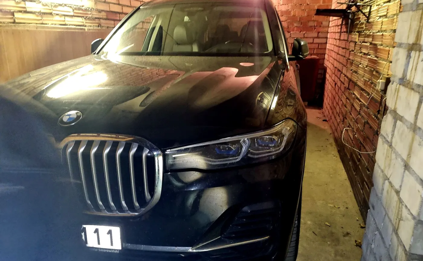 Złodzieje aut w Polsce mają nową metodę i potężnych wspólników. Litwini słyną z najlepszych dziupli