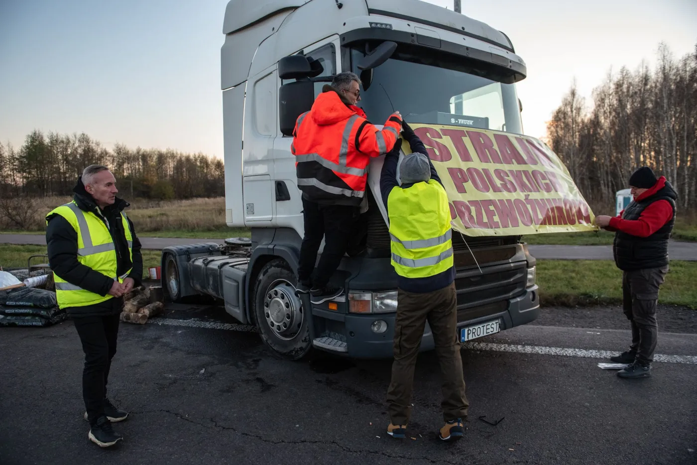 Paraliż w przewozach na Ukrainę. Rozszerza się protest na granicy