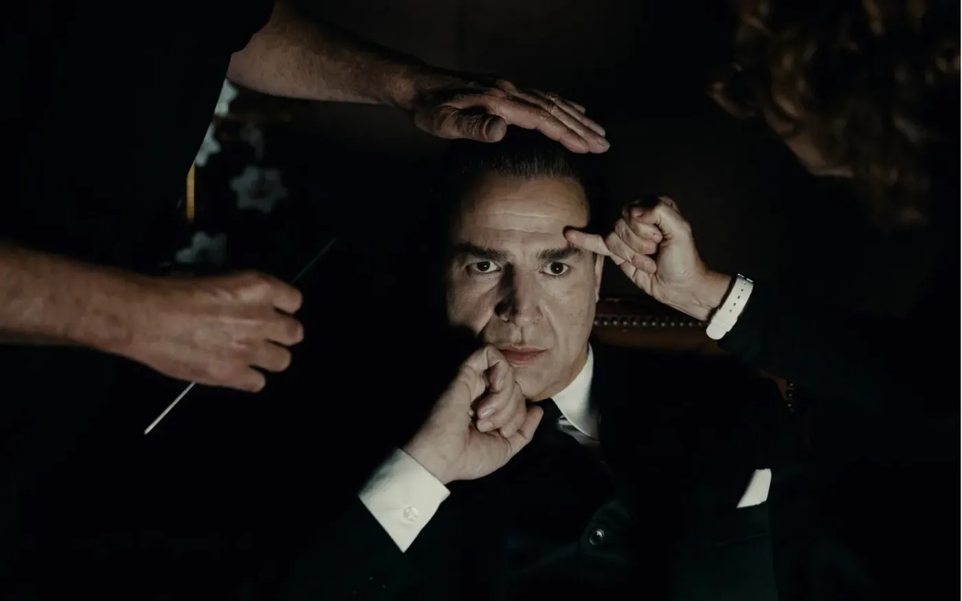 "Cristóbal Balenciaga". Jest zwiastun serialu o słynnym projektancie