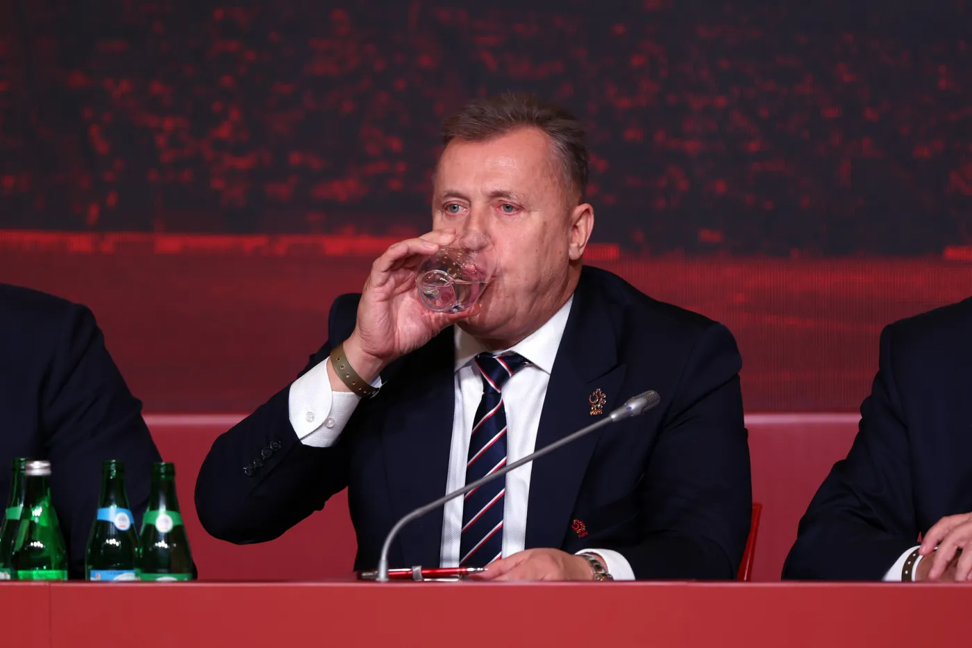 Kolejna afera alkoholowa w PZPN. W sprawę zamieszane jest Ministerstwo Spraw Zagranicznych