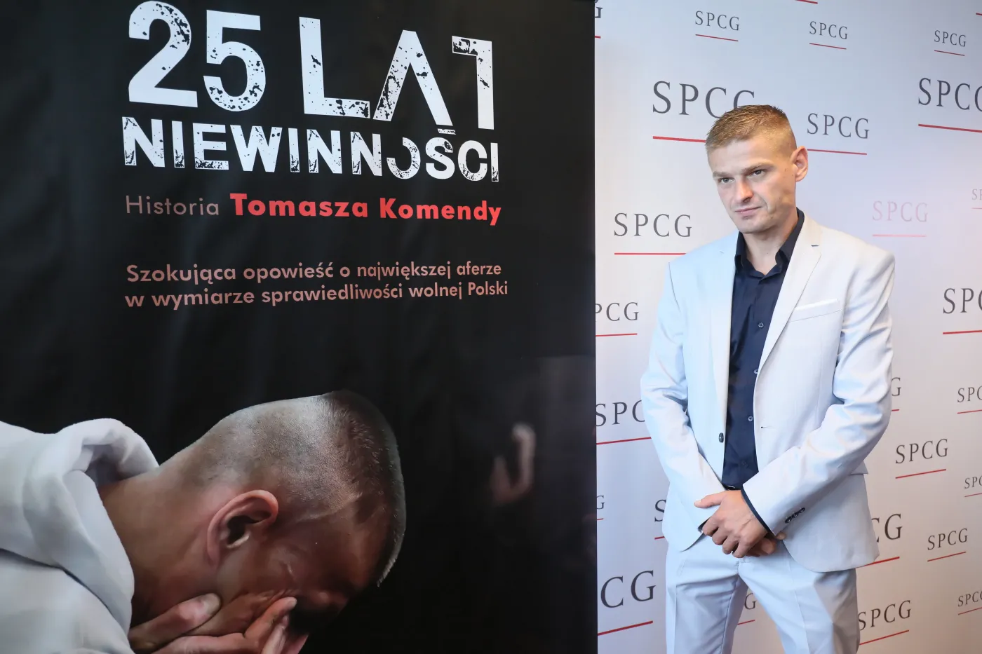 Zaręczyny w błysku fleszy, współpraca z braćmi Collins. Tak wyglądało życie Tomasza Komendy po wyjściu na wolność