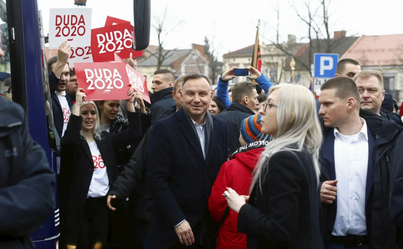 Nie będzie kary za transparent z hasłem "Mamy durnia za prezydenta"