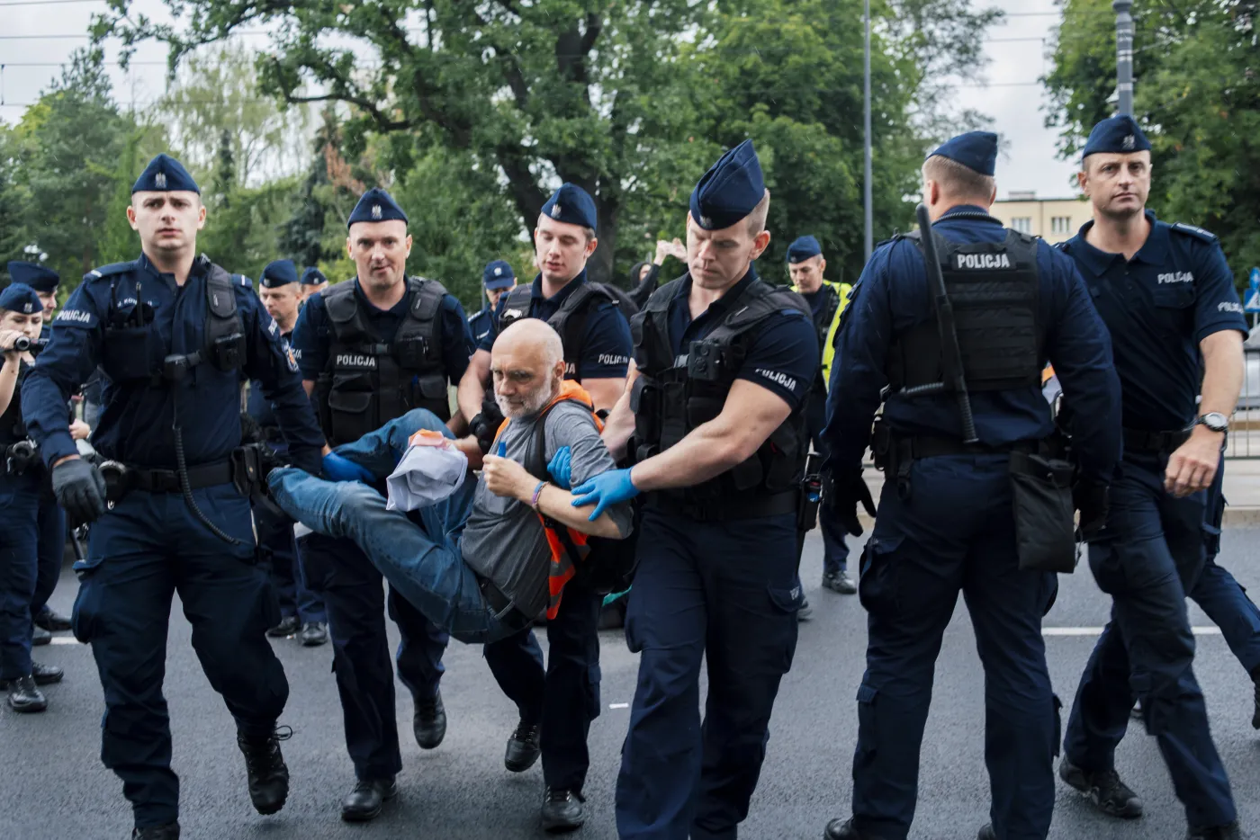 ostatnie-pokolenie-protestuje-w-warszawie-38279434.jpg