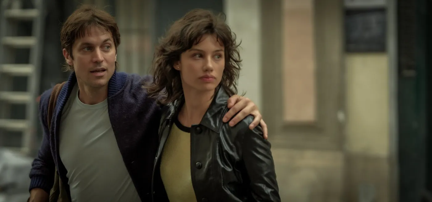 Lucas Bravo i Léa Luce Busato w filmie "Libre"