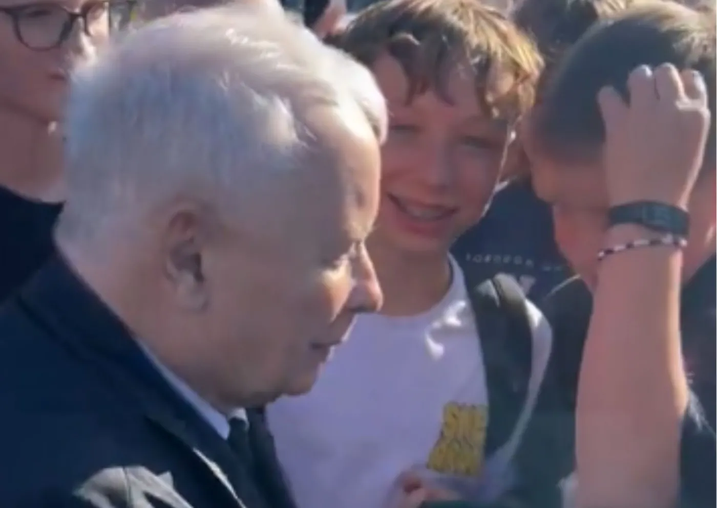 Nagranie z Kaczyńskim niesie się po sieci. "To zaszczyt pana poznać" [WIDEO]