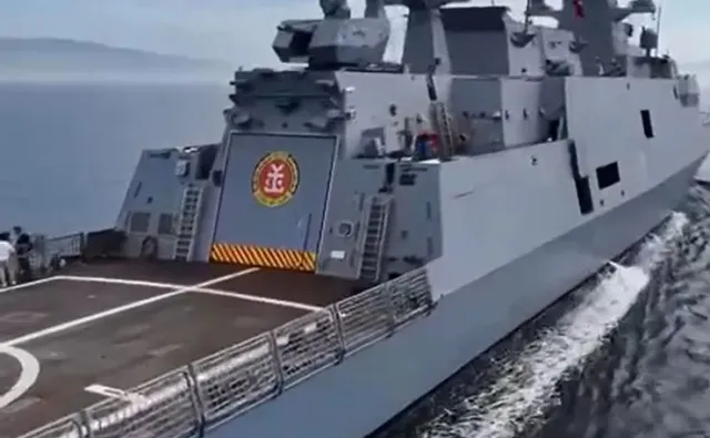 Najlepszy okręt ukraińskiej marynarki wypłynął na morze. To gigant! [NAGRANIE]