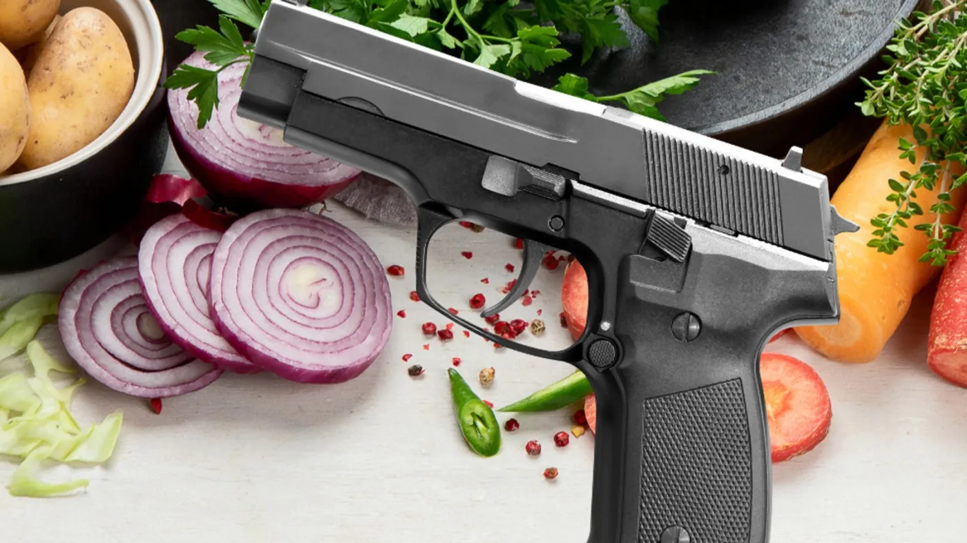 Posiłek w cieniu zbrodni, czyli co jadają detektywi. "Pusty żołądek rozrzedza krew i zaburza pracę mózgu"