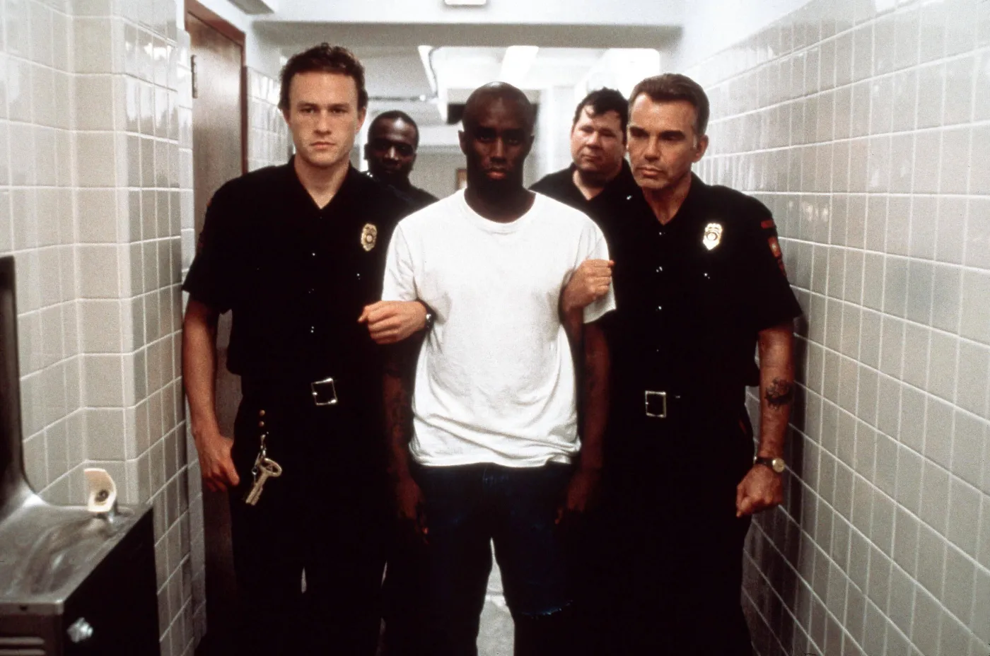 Gwiazdor nie wyjdzie z więzienia za kaucją. "Zagrożenie dla społeczeństwa"