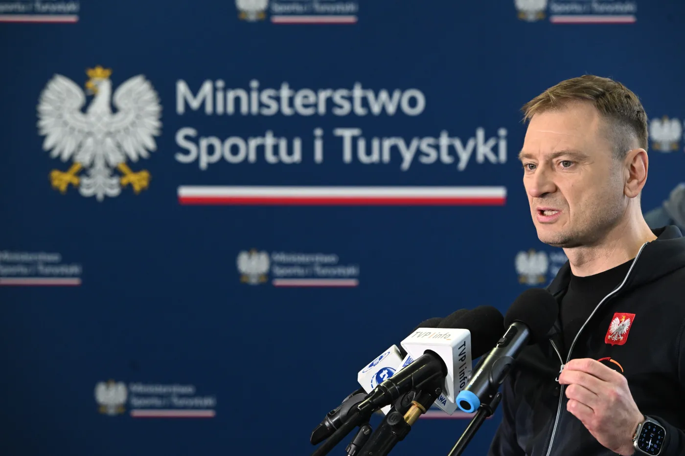 Minister sportu oczekuję że prezes PKOl powie, ile zarabia i odda pieniądze