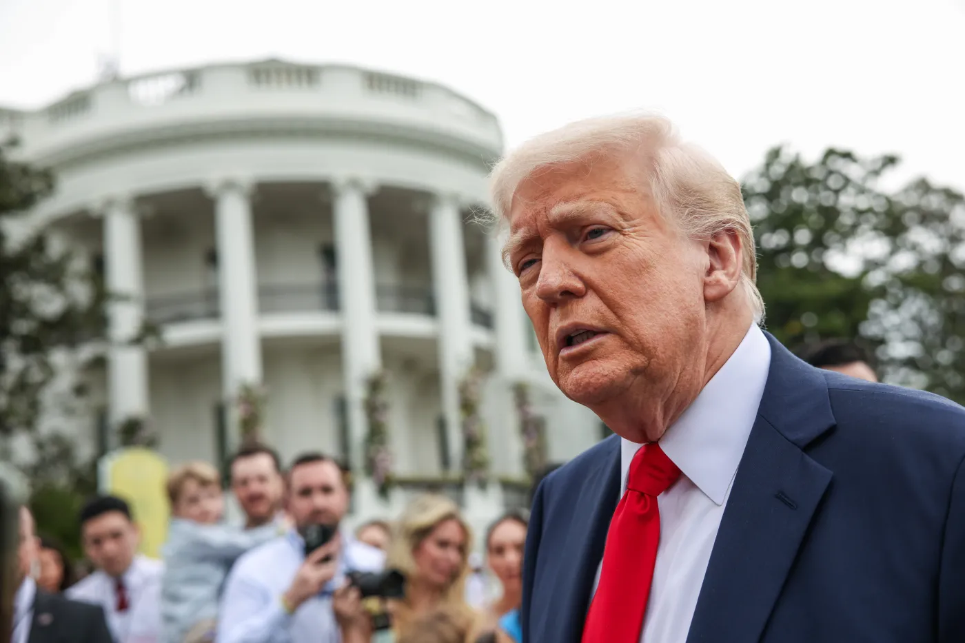 Trump ogłasza udział w pogrzebie Franciszka. Co to oznacza dla relacji z Watykanem?
