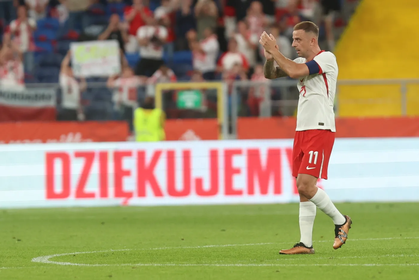 Polacy szczęśliwie wygrali z Mołdawią. Lewandowski przyleciał pożegnać Grosickiego