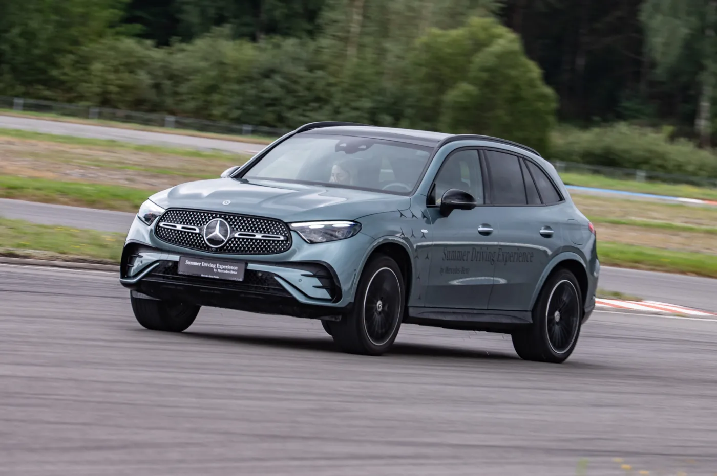 summer-driving-experience-by-mercedesbenz-38545175.jpg