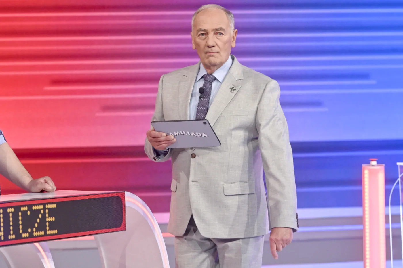 Karol Strasburger na pomyłkę uczestnika "Familiady" zareagował z olimpijskim spokojem