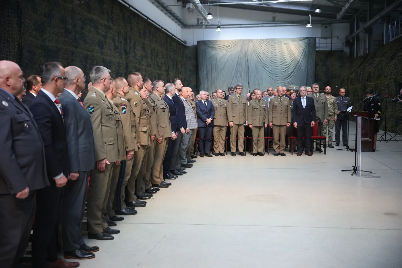 Armia wzywa medyków. MON: To lekcja z Ukrainy