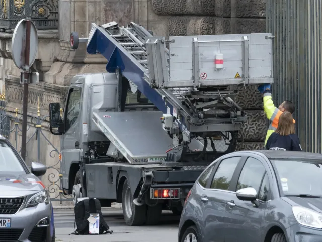 Napad stulecia, bezcenne klejnoty skradzione z Luwru. Oto co padło łupem złodziei [FOTO]