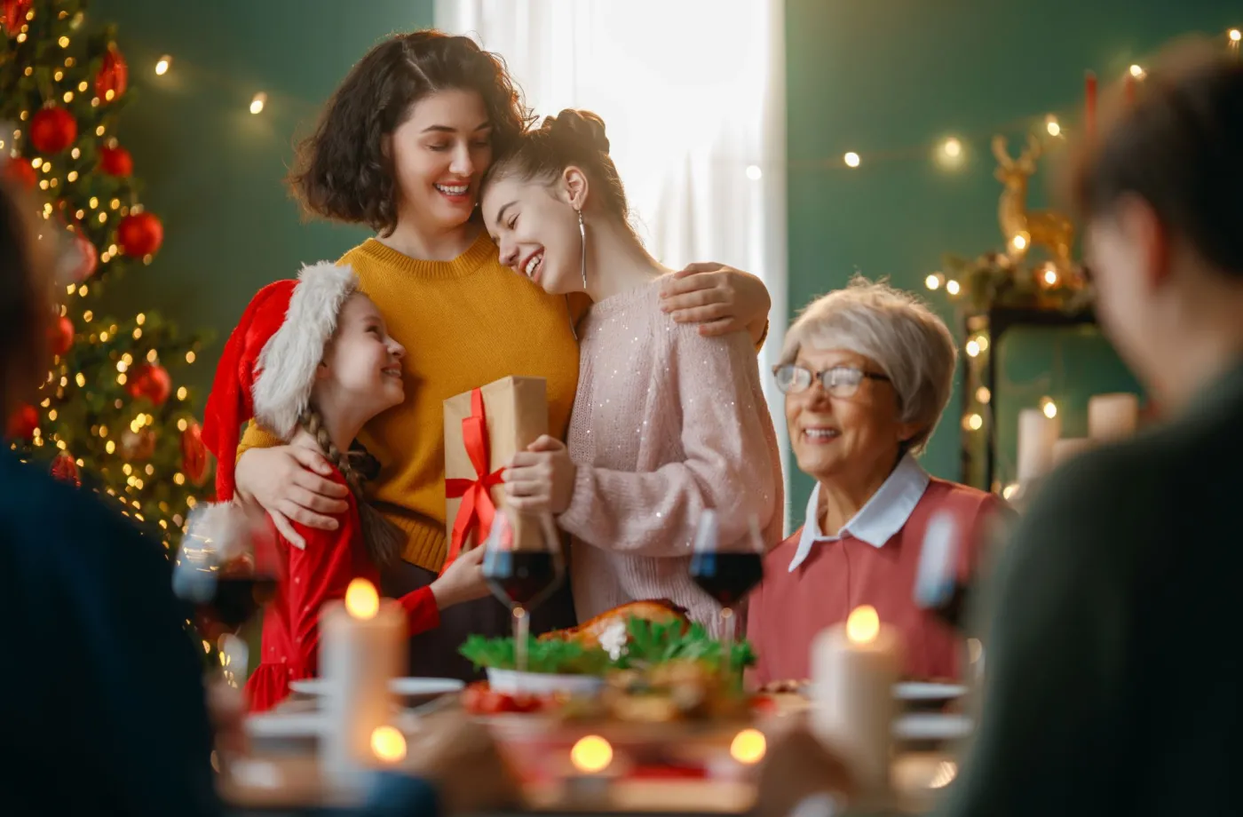 Eleganckie życzenia świąteczne bożonarodzeniowe. Mądre, niepowtarzalne, piękne i proste życzenia na święta Bożego Narodzenia 2025