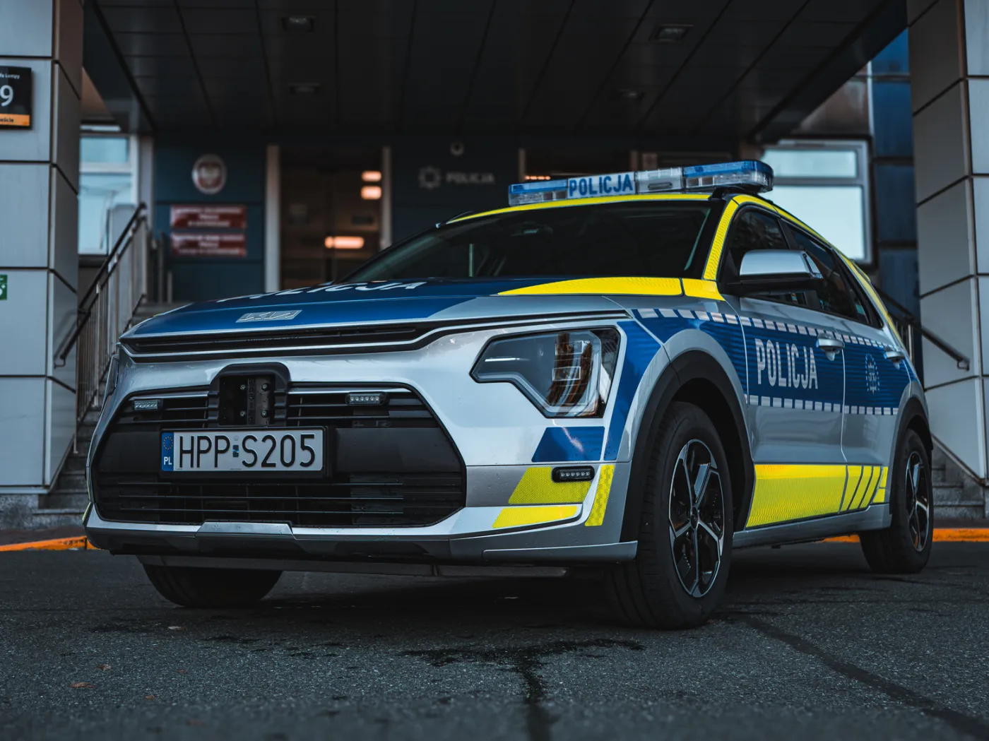 kia-niro-nowe-radiowozy-w-slaskiej-policji-38955003.jpg
