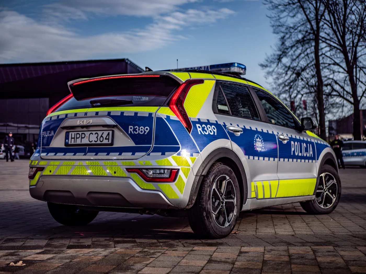 kia-niro-nowe-radiowozy-w-slaskiej-policji-38955005.jpg