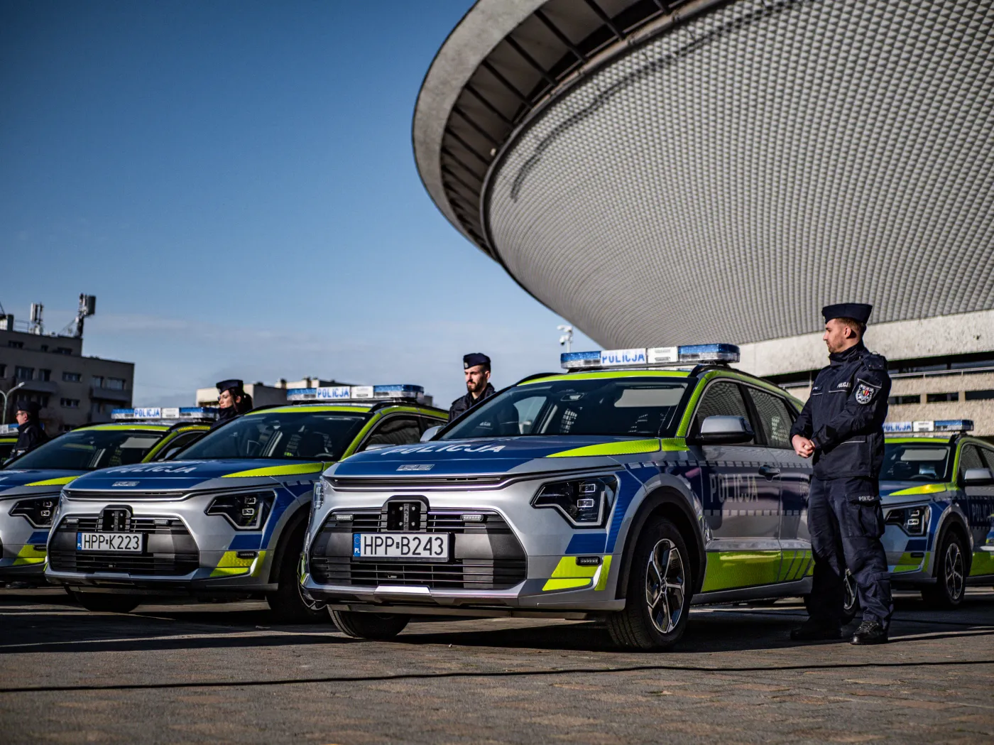 kia-niro-nowe-radiowozy-w-slaskiej-policji-38955019.jpg