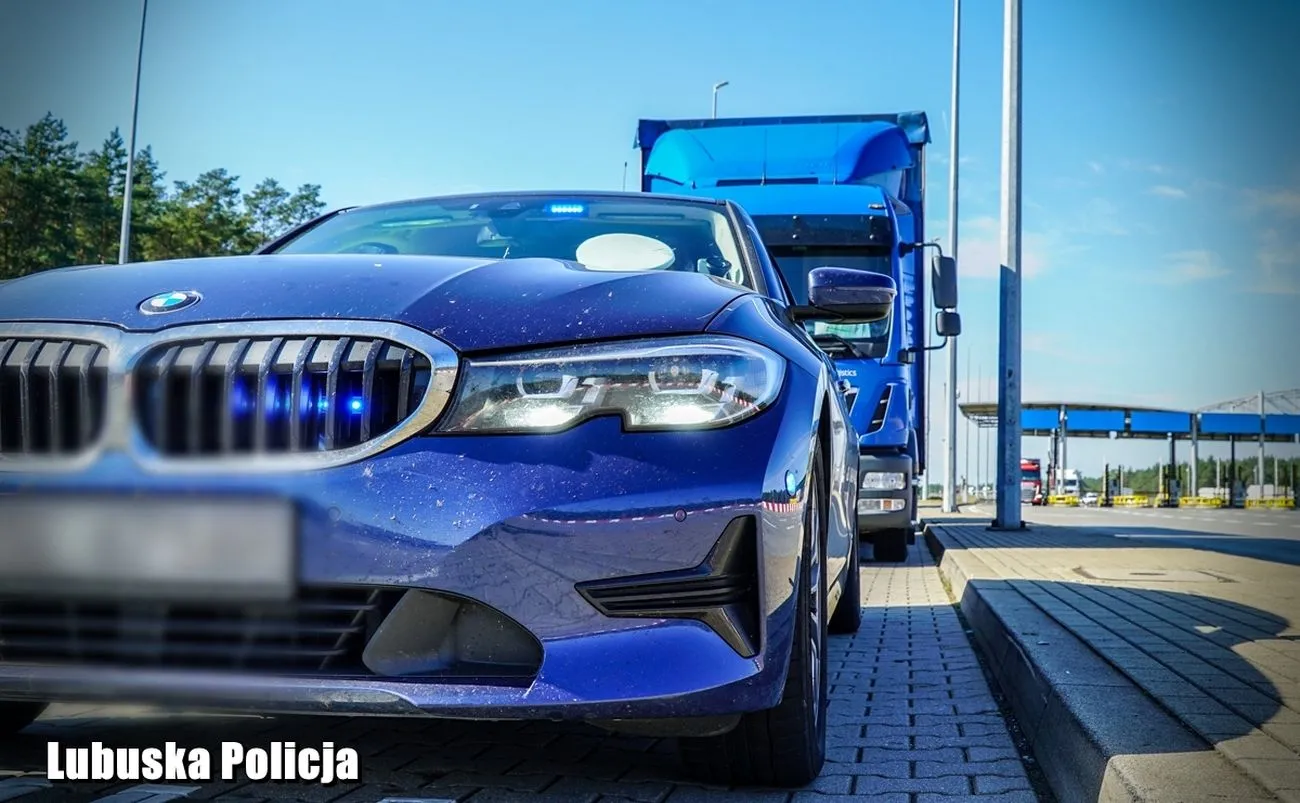 policja-zakaz-wyprzedzania-dla-ciezarowek-38518017.jpg