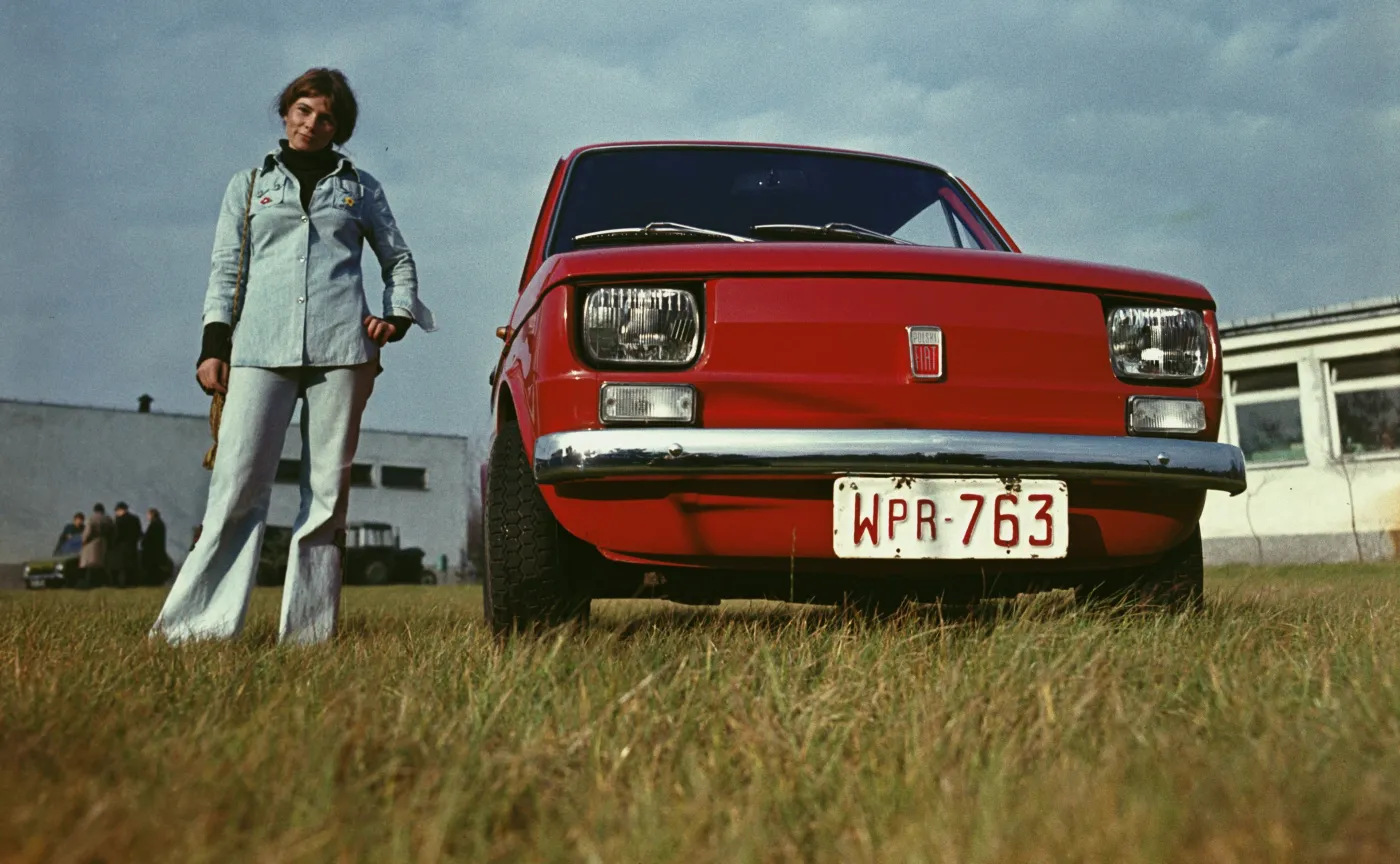 Dżinsy dzwony i Fiat 126p - dwa symbole PRL