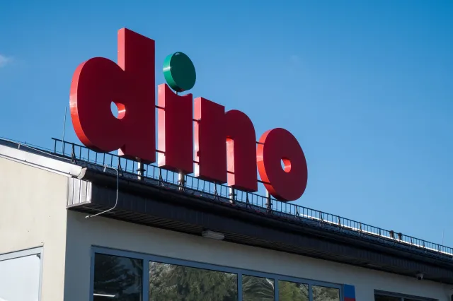 Kierowniczka sklepu Dino zwolniona po wizycie Zandberga. "Mam nabrudzone w papierach"