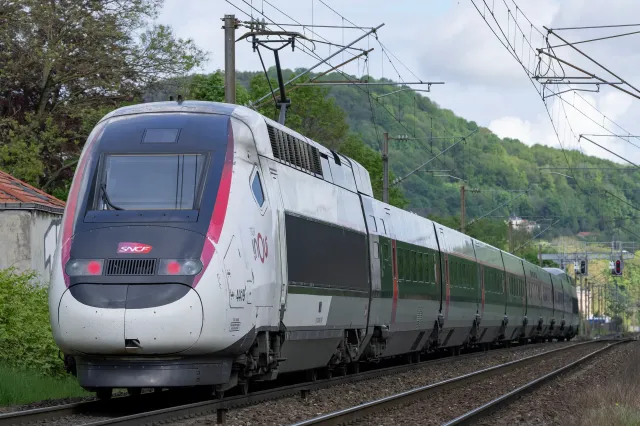 Katastrofa we Francji. Bardzo szybki pociąg zderzył się z ciężarówką, są ofiary