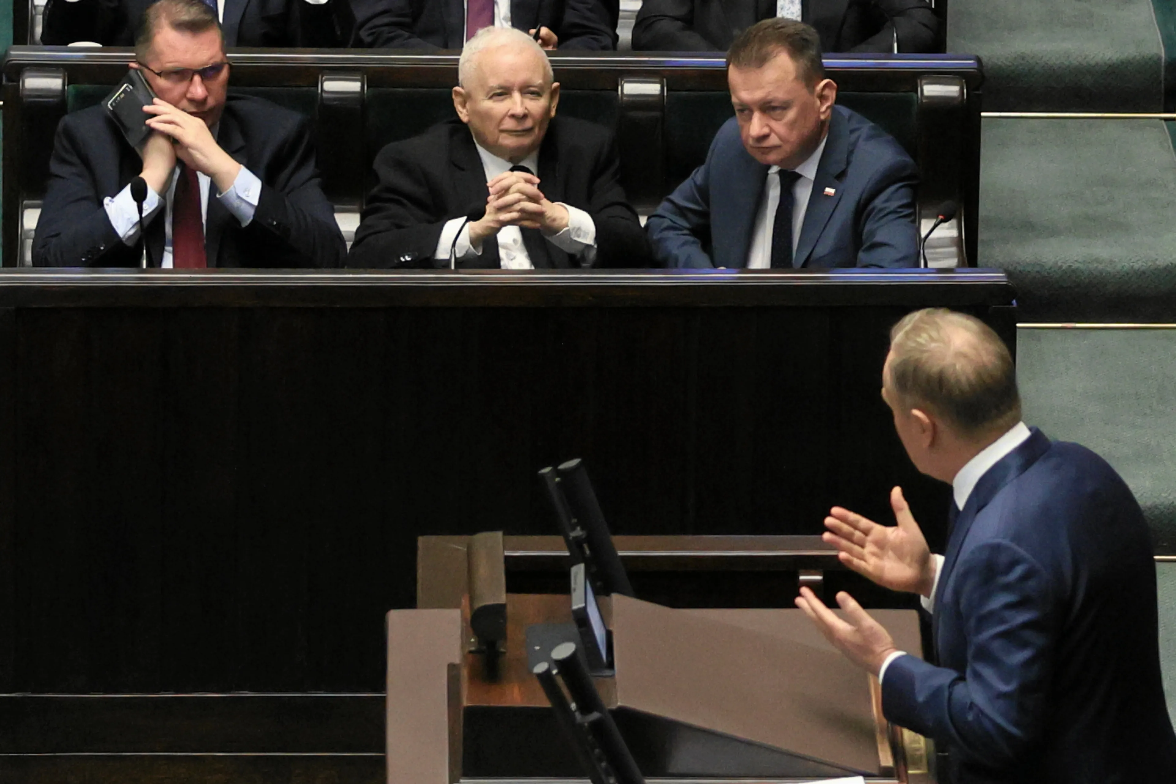 Mocne słowa polityka. "Kaczyński bredzi, a Tusk stawia pytania, o których dyskutuje cały świat"