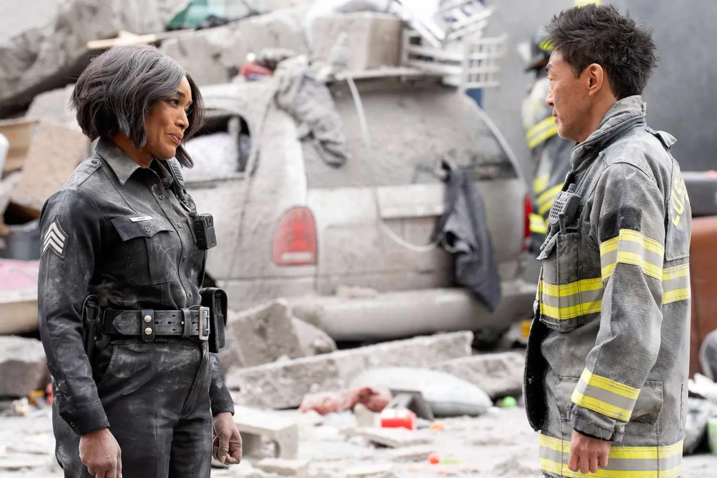 Angela Bassett i Kenneth Choi w serialu "9-1-1"