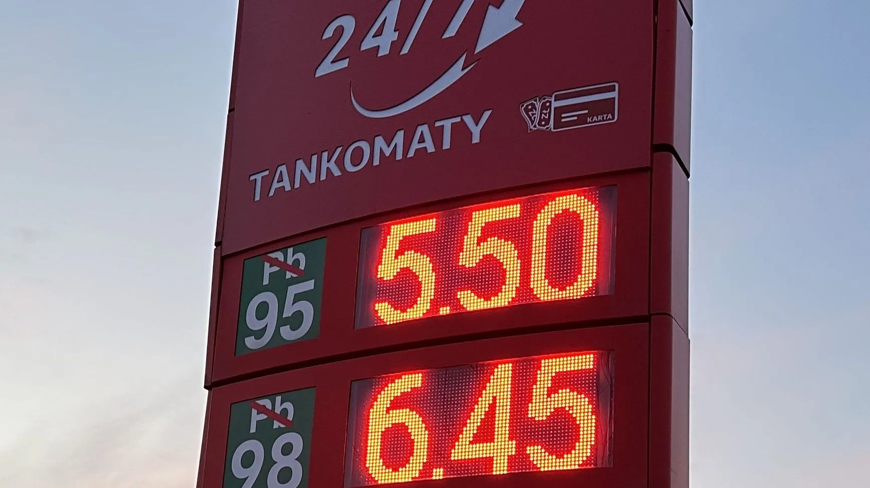 Od dziś benzyna za 5,50 zł. Na tych stacjach wielka obniżka cen. Mamy najnowsze zestawienie