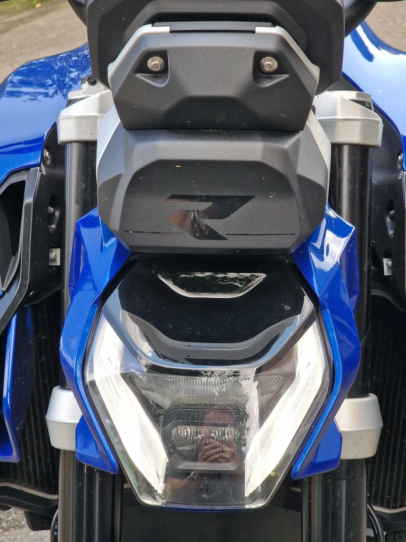 BMW R1300R - R jak Roadster, ale też R jak radar - to właśnie tutaj jest umiejscowiony