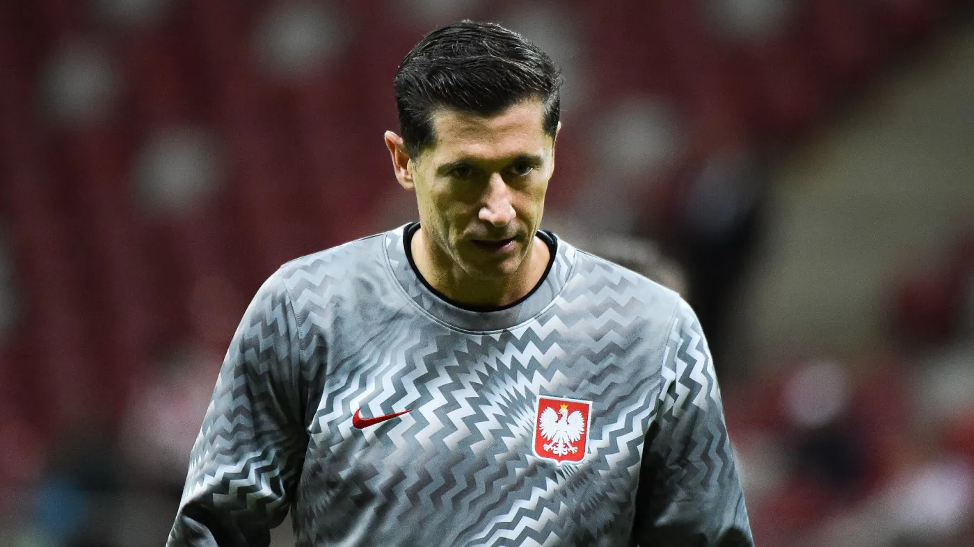 Lewandowski jest dużo lepszym piłkarzem niż aktorem. Szczęsny zrecenzował jego występ