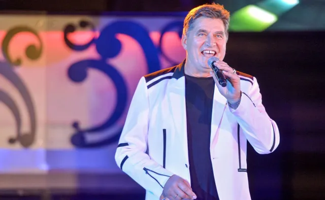 Wypowiedź lidera Bayer Full o koronawirusie zirytowała fanów. Zarzucają mu hipokryzję