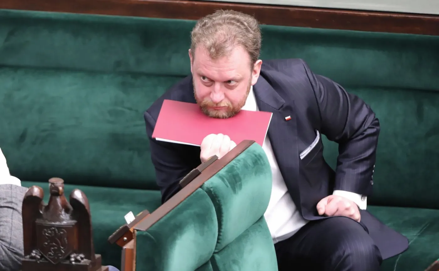 Koronawirus w Polsce. Najnowsze dane. Co z zakazami? [RELACJA NA ŻYWO]