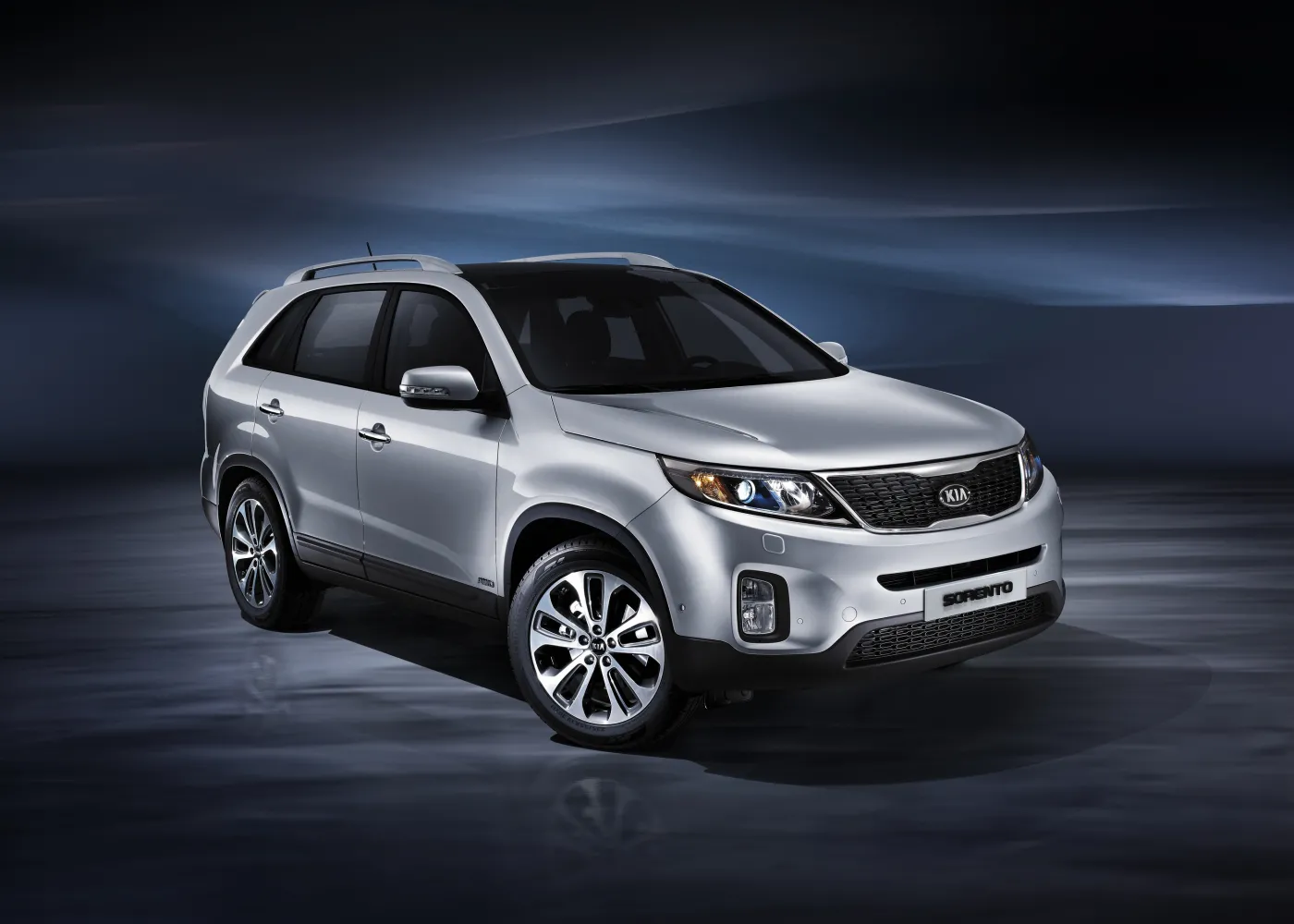 3663868-refreshed-kia-sorento-front-quarter-europe-spec.jpg