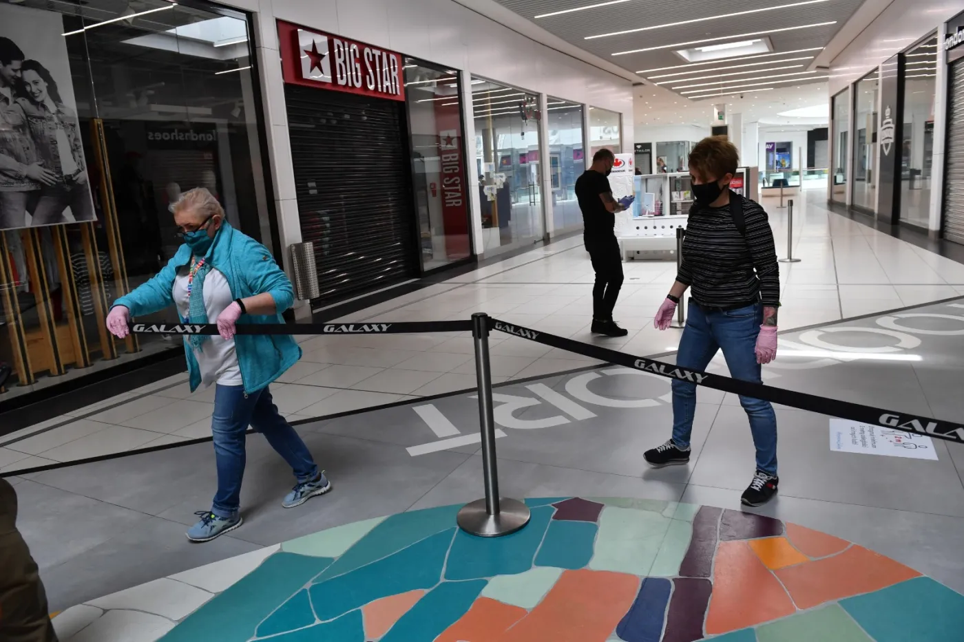 Przygotowania do otwarcia galerii handlowych