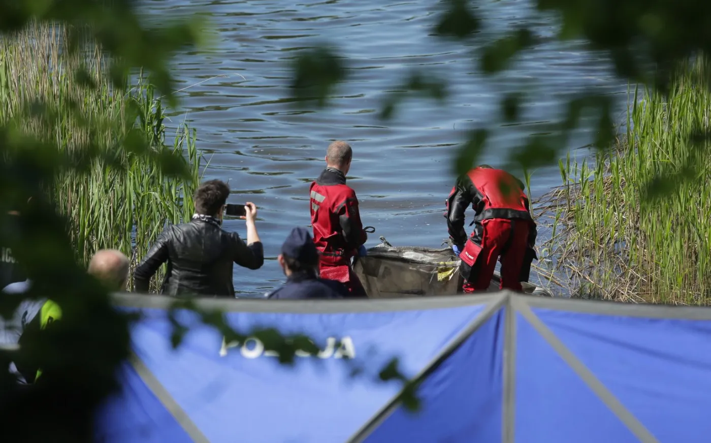 Tragiczny finał poszukiwań w Jeziorze Dywickim. Znaleziono torbę z ludzkimi szczątkami