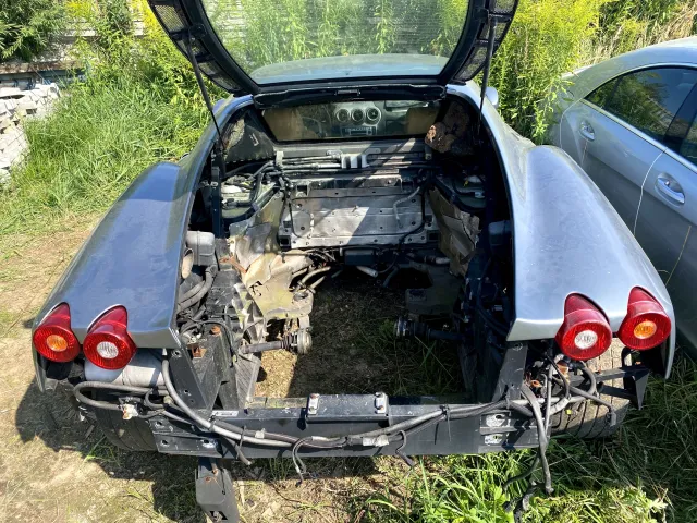 Ferrari z gniazdem os i bez silnika. Szokująca relacja internauty z licytacji w urzędzie skarbowym [ZDJĘCIA]