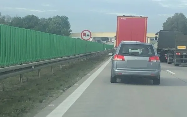 Zakaz wyprzedzania nic dla nich nie znaczył. Posypały się kary