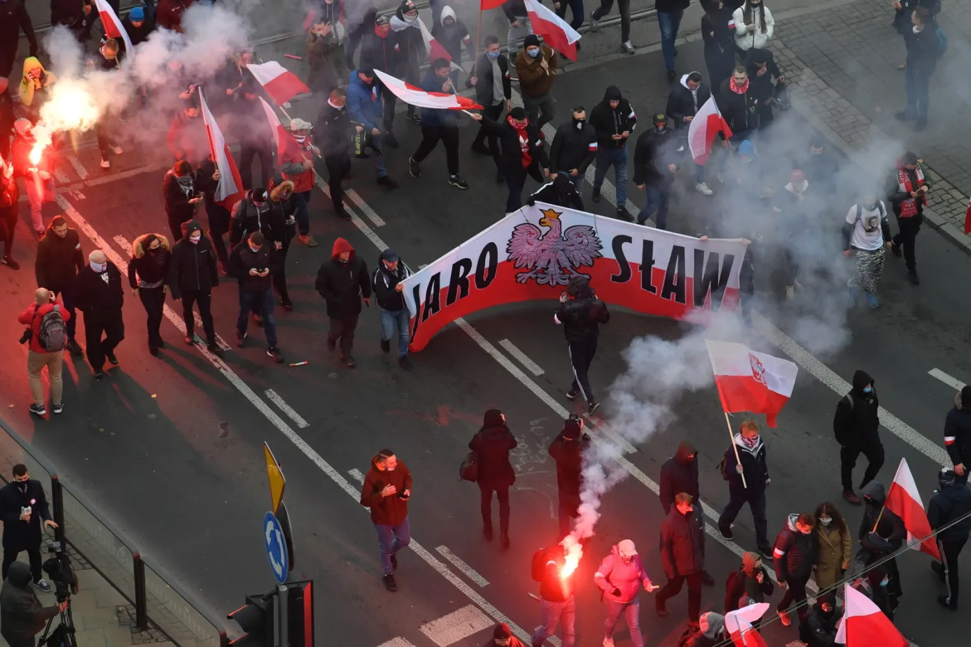 Policja wstrzymała ruch w Warszawie. Ratusz: Nikt nas nie poinformował o tych działaniach