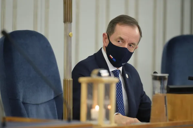 Marszałek Senatu zaszczepi się publicznie? Grodzki: Czynności medyczne są z natury intymne