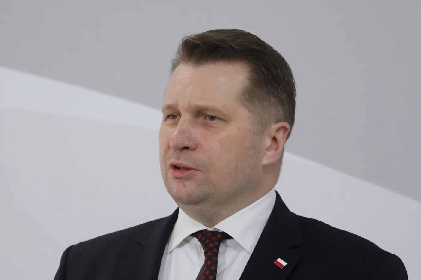 Uczniowie klas I-III wracają do szkół, rozporządzenie podpisane