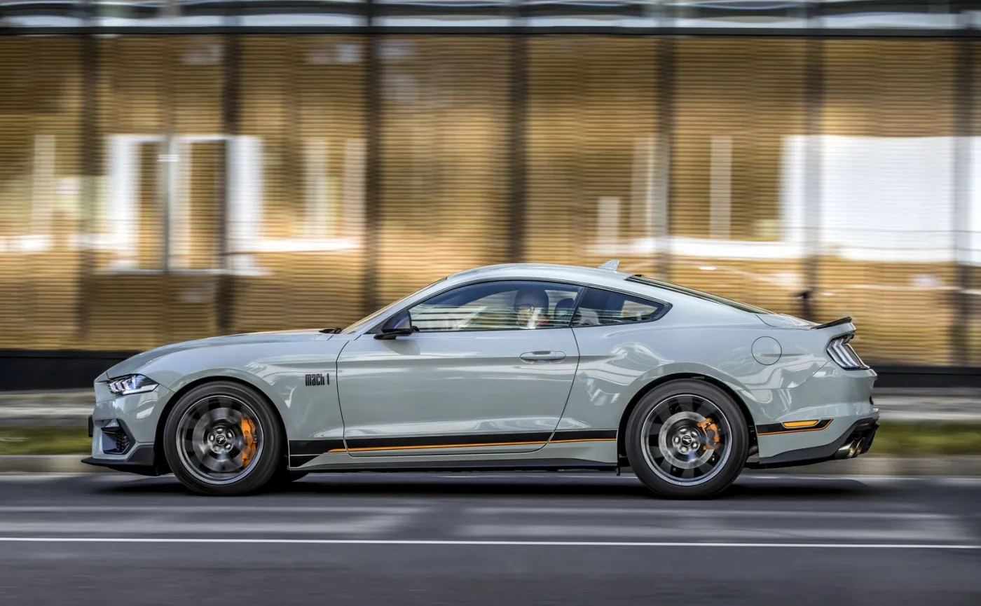 ford-mustang-mach-1-w-kolorze-fighter-jet-gray-28263987.jpg
