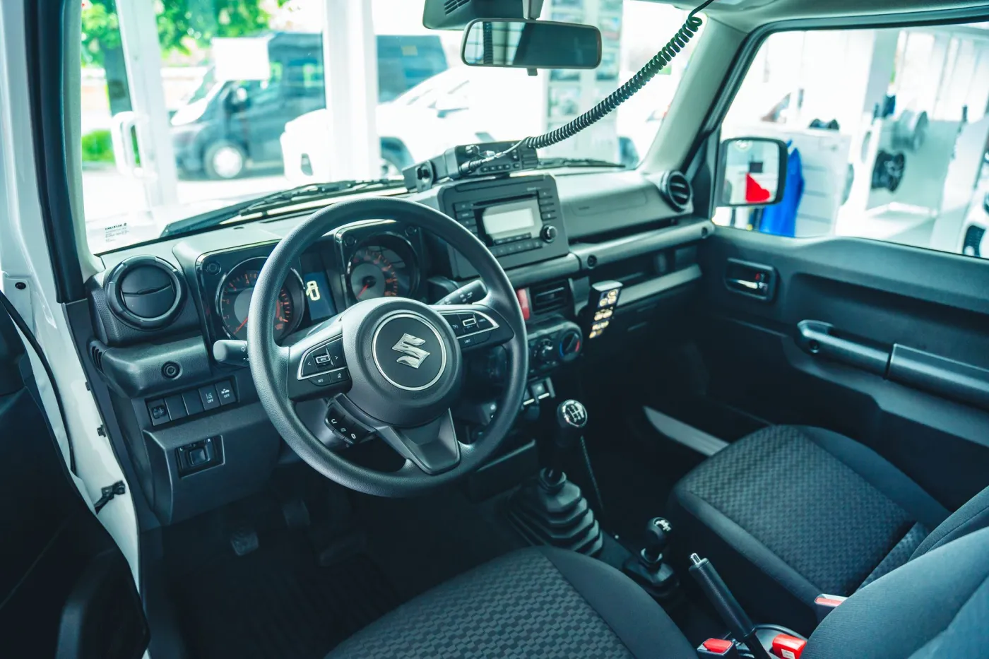 suzuki-jimny-n1-jako-samochod-strazy-pozarnej-37145936.jpg