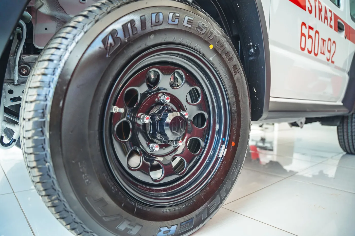 suzuki-jimny-n1-jako-samochod-strazy-pozarnej-37146099.jpg