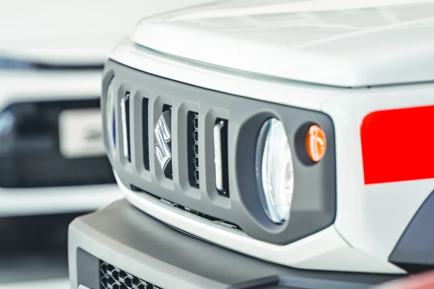 suzuki-jimny-n1-jako-samochod-strazy-pozarnej-37146003.jpg