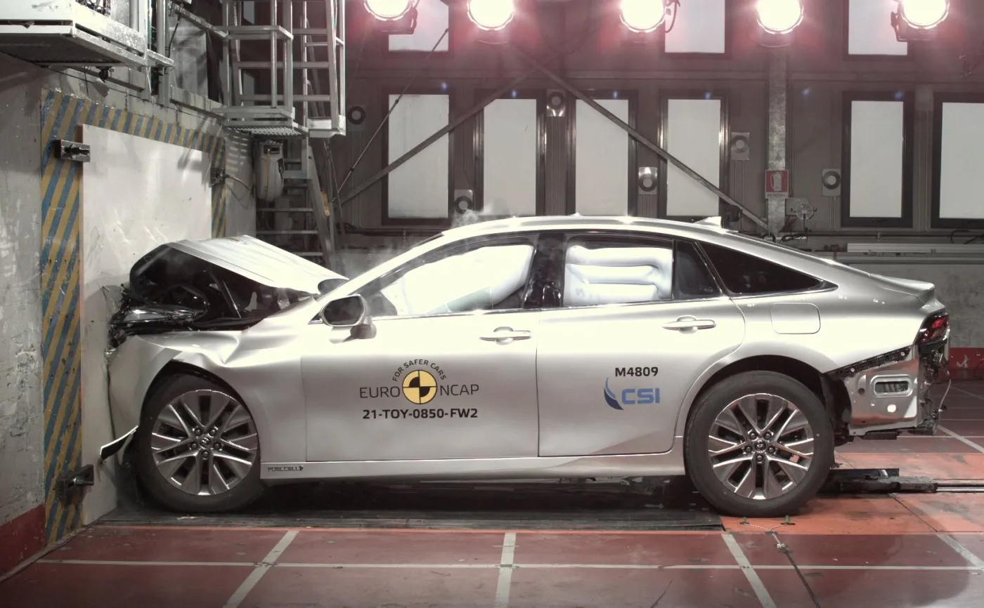 toyota-mirai-ii-i-test-zderzeniowy-euro-ncap-37235946.jpeg