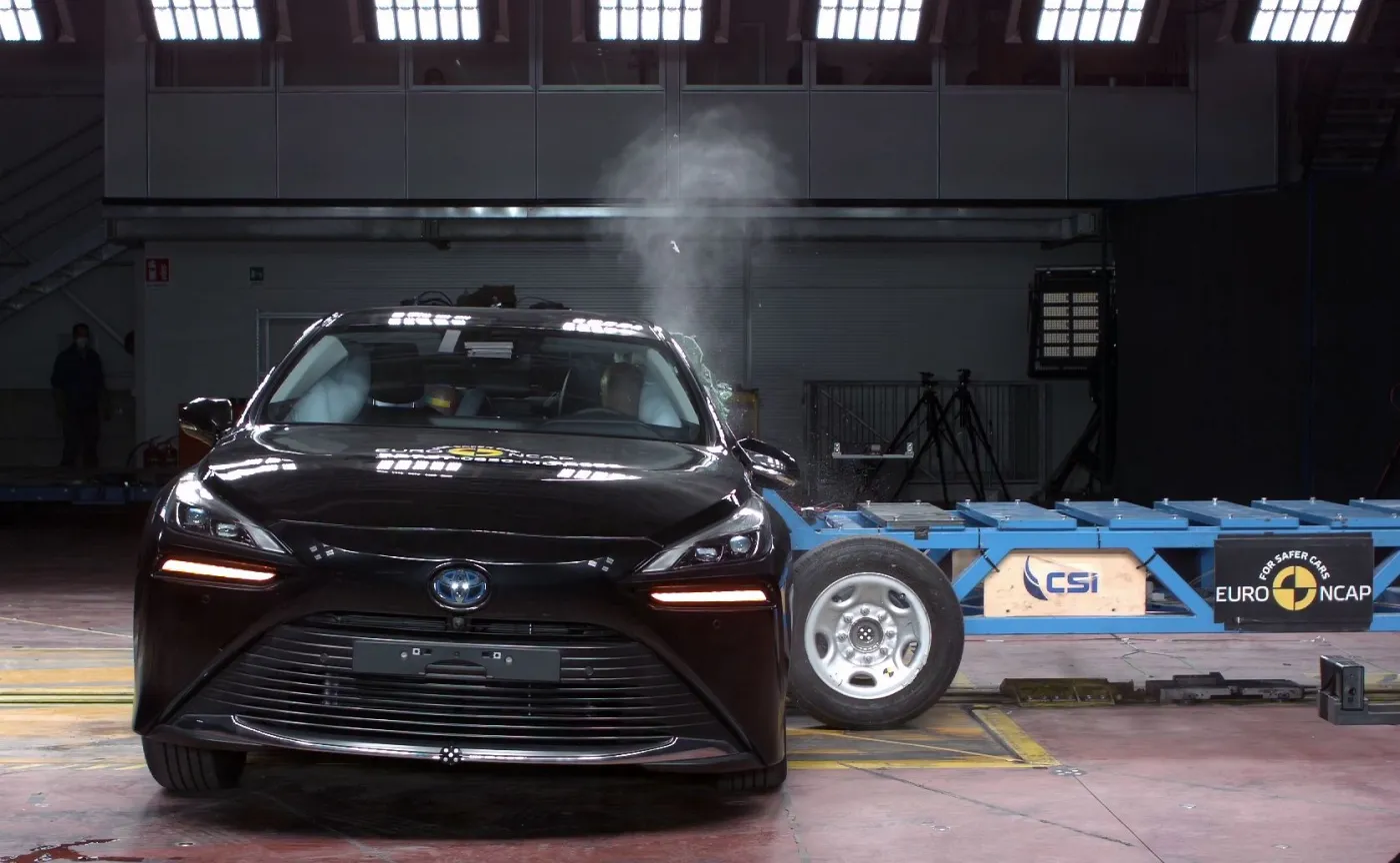 toyota-mirai-ii-i-test-zderzeniowy-euro-ncap-37235951.jpeg