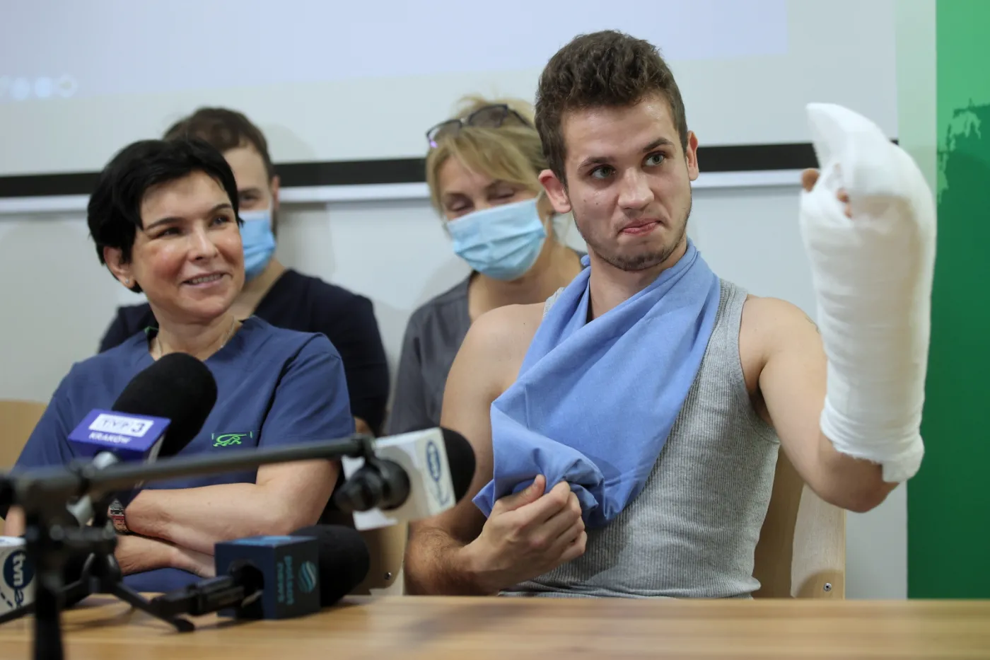 Po ataku maczetą stracił rękę. Teraz wychodzi ze szpitala